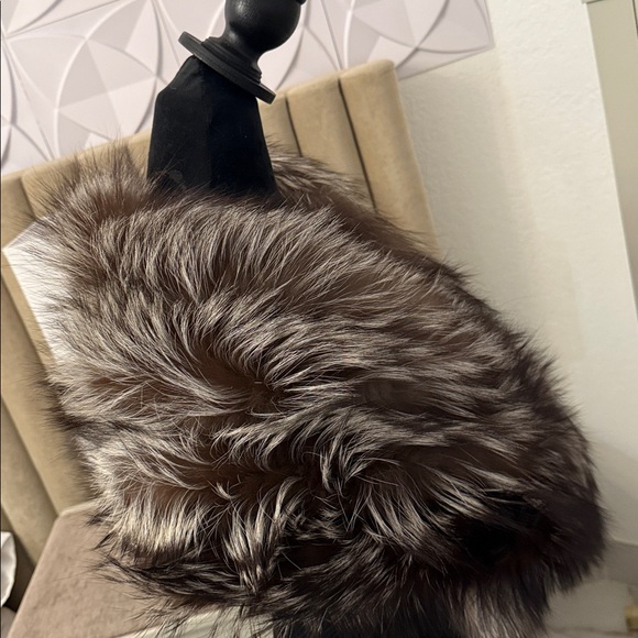 Saga fox fur stole wrap silver fox - Picture 4 of 13